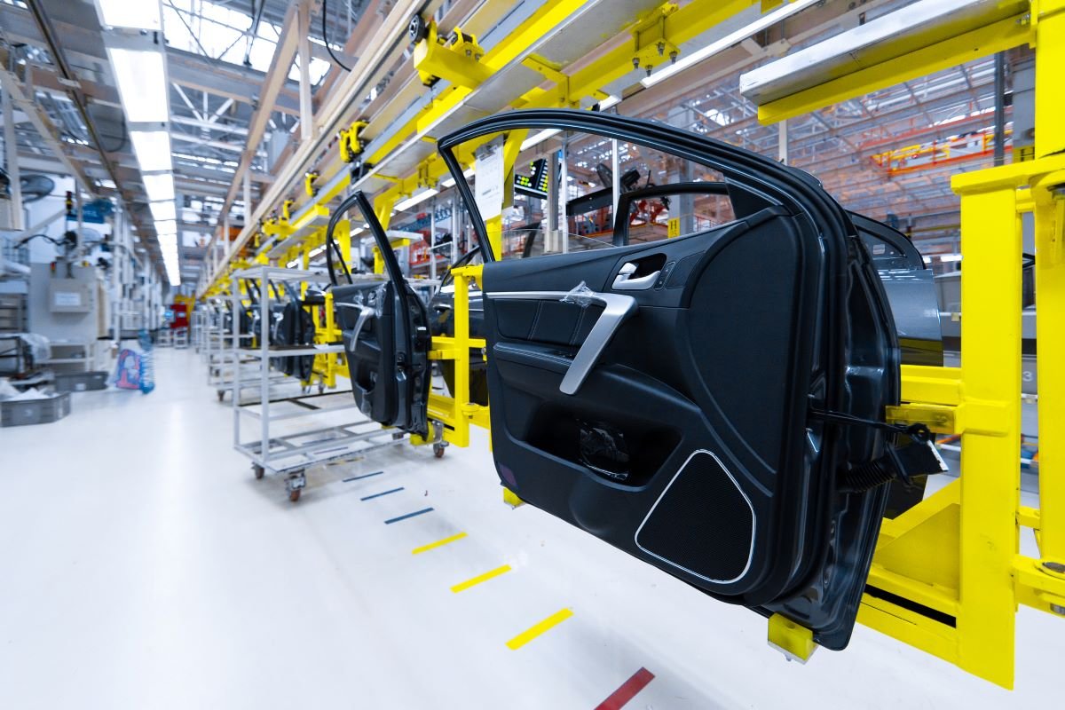 car doors - carbon reporting in the automotive industry